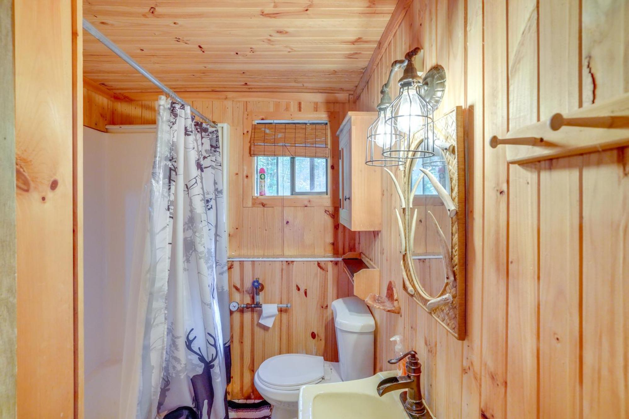 Rustic Cabin Near Ski Resorts In West Dover! Eksteriør billede